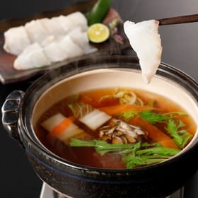 出汁つゆで食べるクエしゃぶしゃぶ