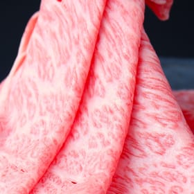 【冷凍】極上近江牛すき焼き・しゃぶしゃぶ用  (肩ロース又はウデ)　800g