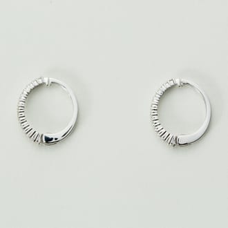 K18WG ピアリング E4670 0.20ct