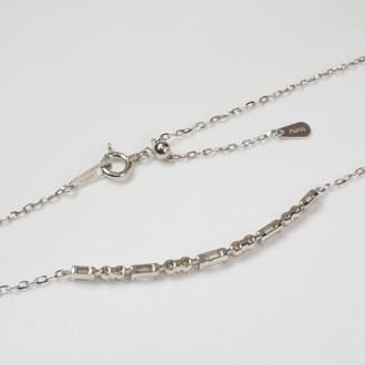 0.50ct　バゲット＆ラウンドダイヤモンドラインネックレス