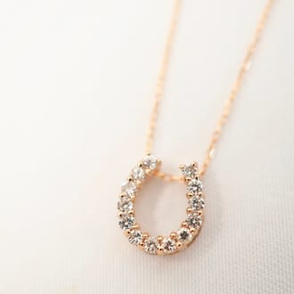 0.15ct馬蹄モチーフダイヤモンドペンダント
