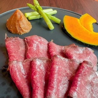《お肉職人のとっておき》 焦がし味噌香る近江牛ローストビーフ　300ｇ　【冷凍】