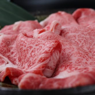 《期間限定価格》【冷凍】近江牛肩ロースすき焼き・しゃぶしゃぶ用 　500g
