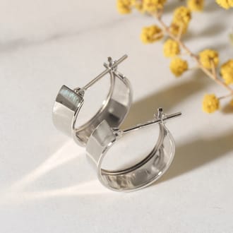 Pt900 シンプルデザインピアス