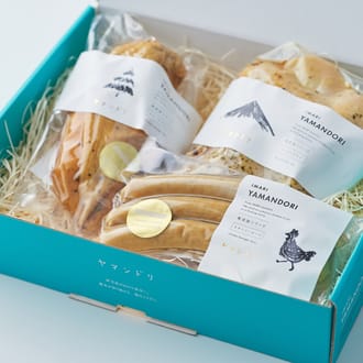 IMARI YAMANDORI ローストチキン210g，スモークチキン210g，チキンソーセージ80g