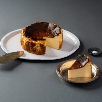 博多の和食屋さんが作った塩バスクチーズケーキ(5号)