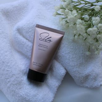 Sila モイスチャライジングハンドクリーム 50ml　【佐賀産アスタキサンチン配合】
