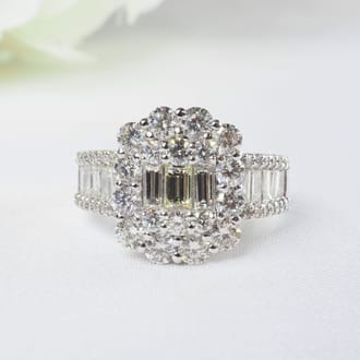 Pt900　2.00ct バゲットダイヤモンドリング