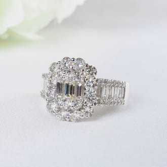 Pt900　2.00ct バゲットダイヤモンドリング