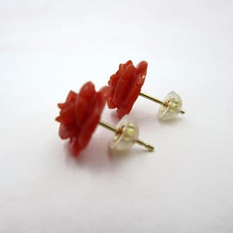 血赤珊瑚のバラのピアス