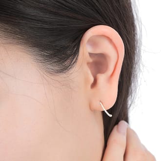 K18 ダイヤ　極細　ピアス　トータル0.12ＣＴ