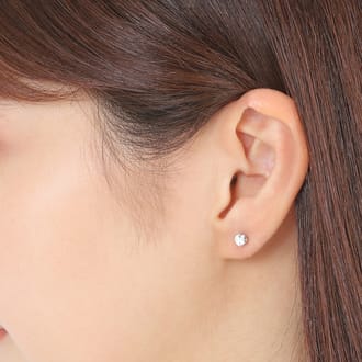 VSダイヤモンドトータル0.3ＣＴアップピアス　E206DI-P