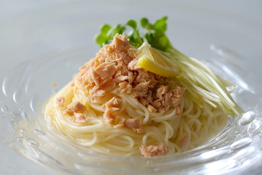 茹でた素麺にあえるだけ！3STEPで出来る「絶品塩レモンそうめん」