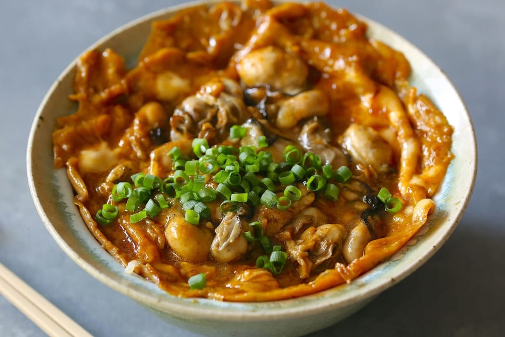 幻の牡蠣 ヴァージンオイスターを使った「牡蠣のふわトロ卵とじ丼」