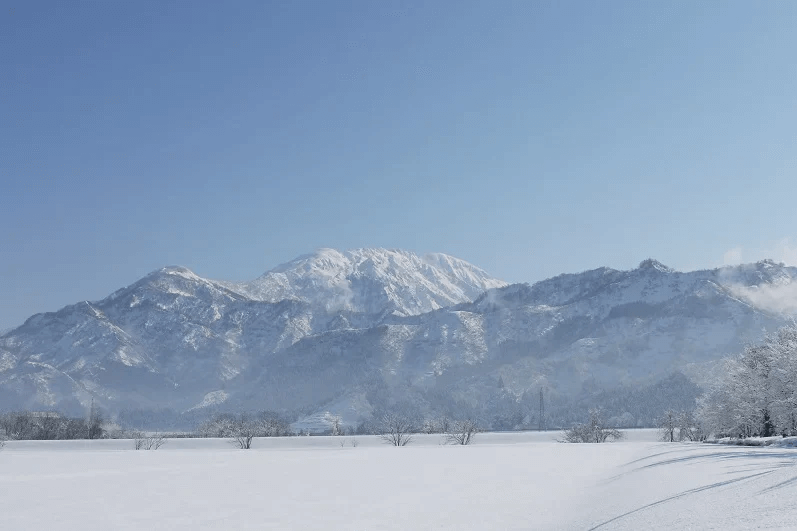 清らかで豊富な雪解け水と米作りに適した自然環境